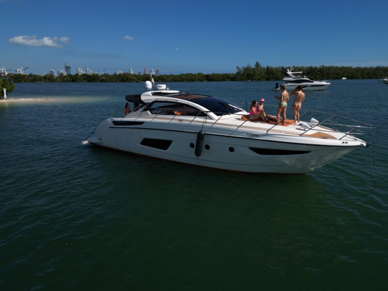 52Ft Azimut Atlantis available in Miami for up to 13 Guest - Image 11