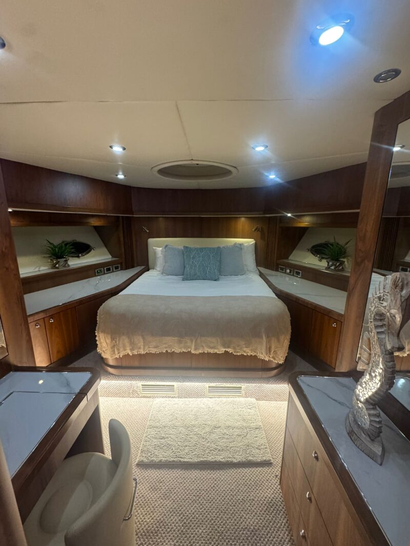 82 Ft Sunseeker Predator available in Miami for up to 13 Guest. - Image 10