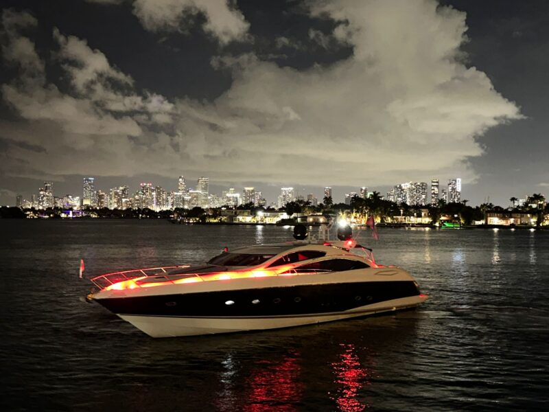 82 Ft Sunseeker Predator available in Miami for up to 13 Guest. - Image 7