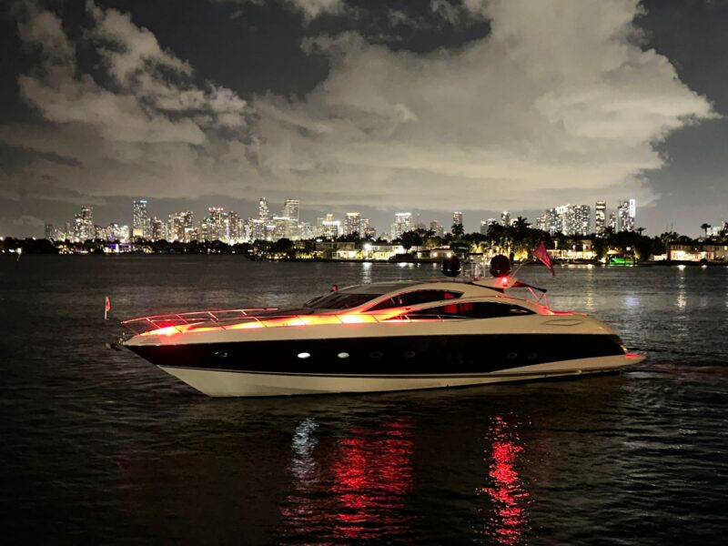 82 Ft Sunseeker Predator available in Miami for up to 13 Guest. - Image 6