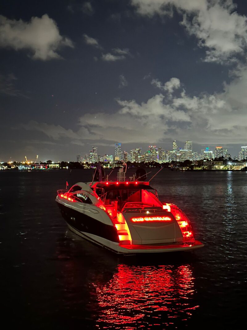 82 Ft Sunseeker Predator available in Miami for up to 13 Guest. - Image 5