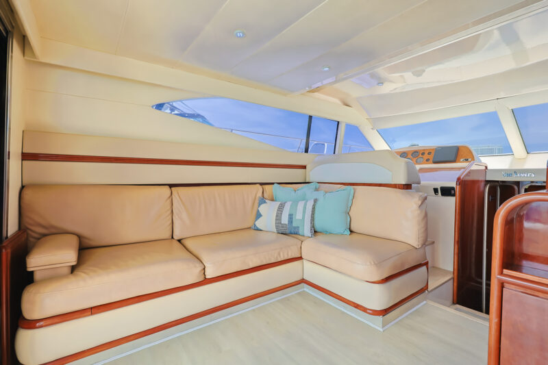 50’ AZIMUT FLYBRIDGE AVAILABLE IN MIAMI FOR UP TO 13 GUEST - Image 7