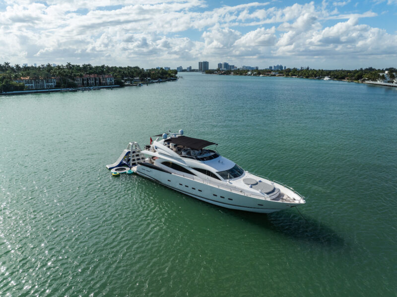 94Ft Yacht Rental In Miami FL For 13 Guest MAX - Image 13